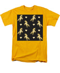 Vector seamless pattern of golden glitter unicorn silhouette isolated on black background - Men's T-Shirt  (Regular Fit)