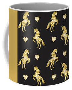 Vector seamless pattern of golden glitter unicorn silhouette isolated on black background - Mug