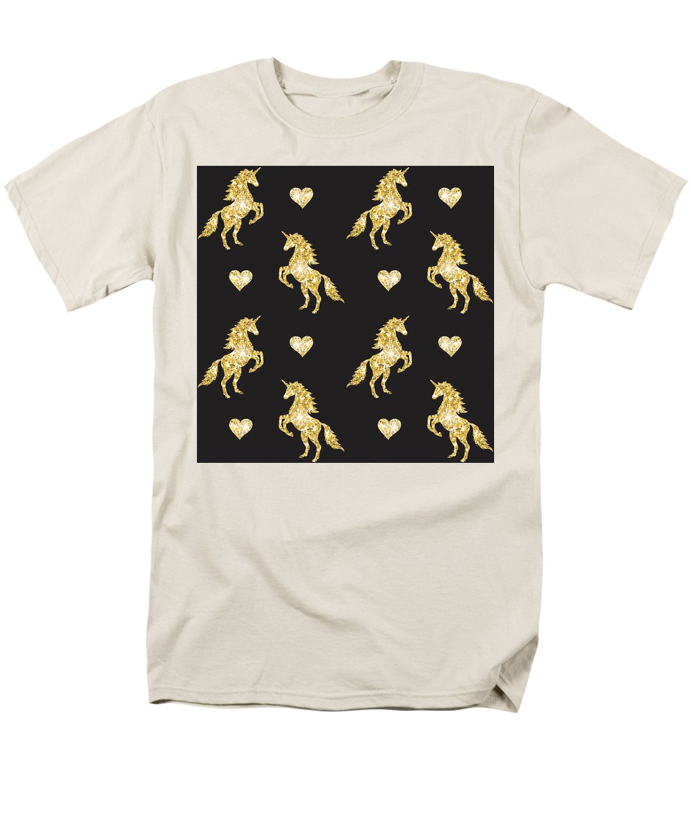 Vector seamless pattern of golden glitter unicorn silhouette isolated on black background - Men's T-Shirt  (Regular Fit)