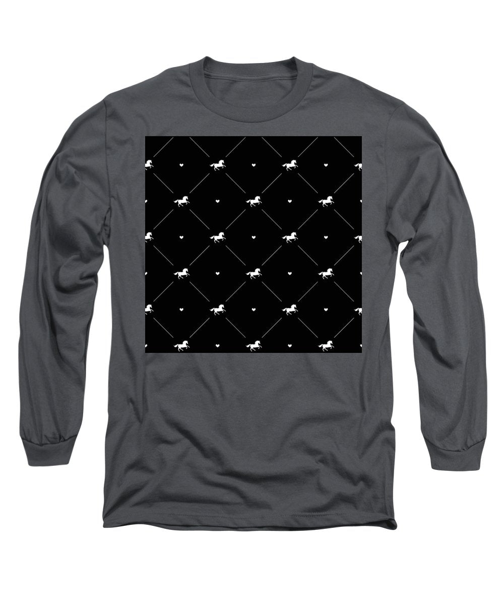 Vector seamless pattern of white horse silhouette with heart isolated on black - Long Sleeve T-Shirt