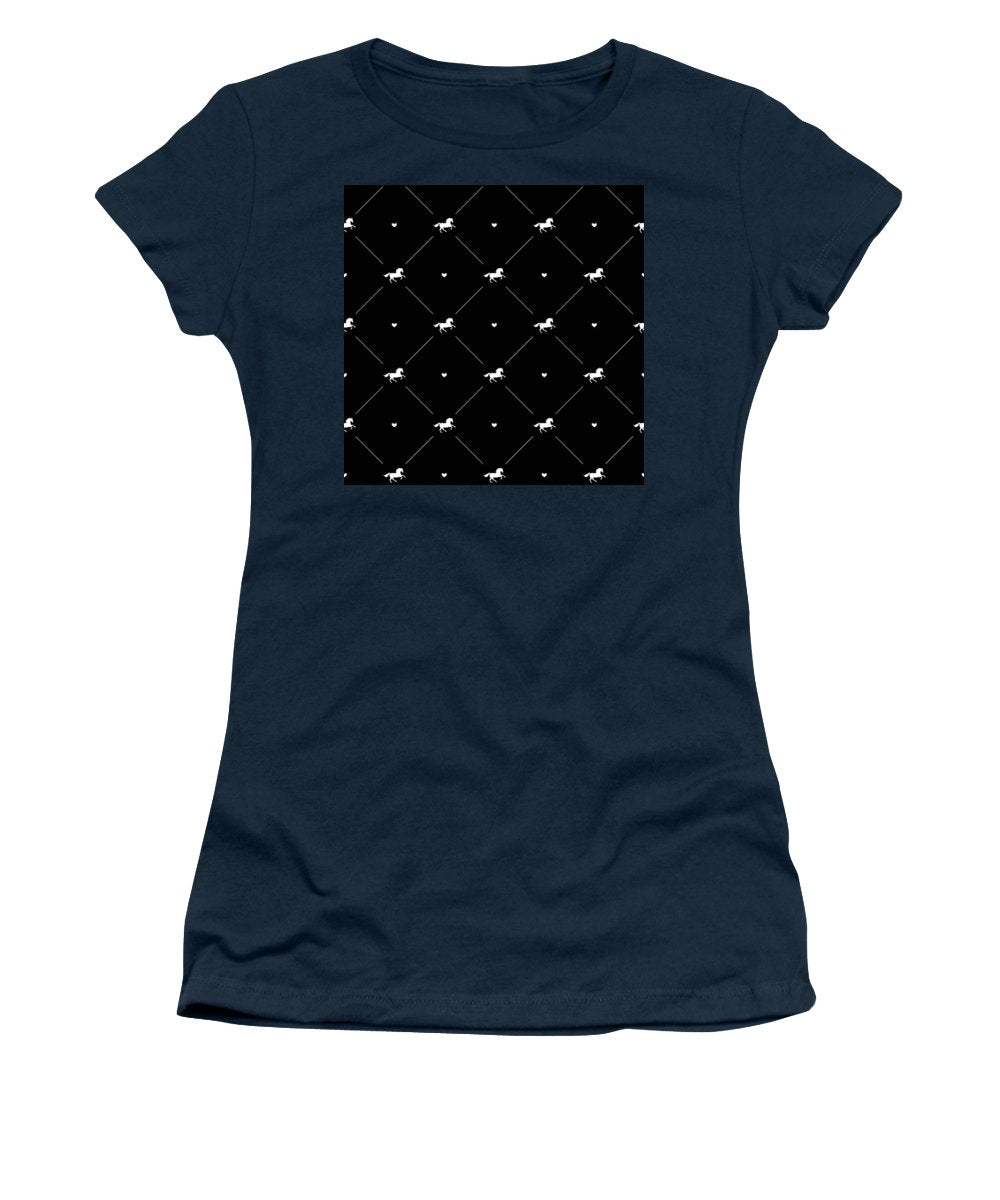 Vector seamless pattern of white horse silhouette with heart isolated on black - Women's T-Shirt