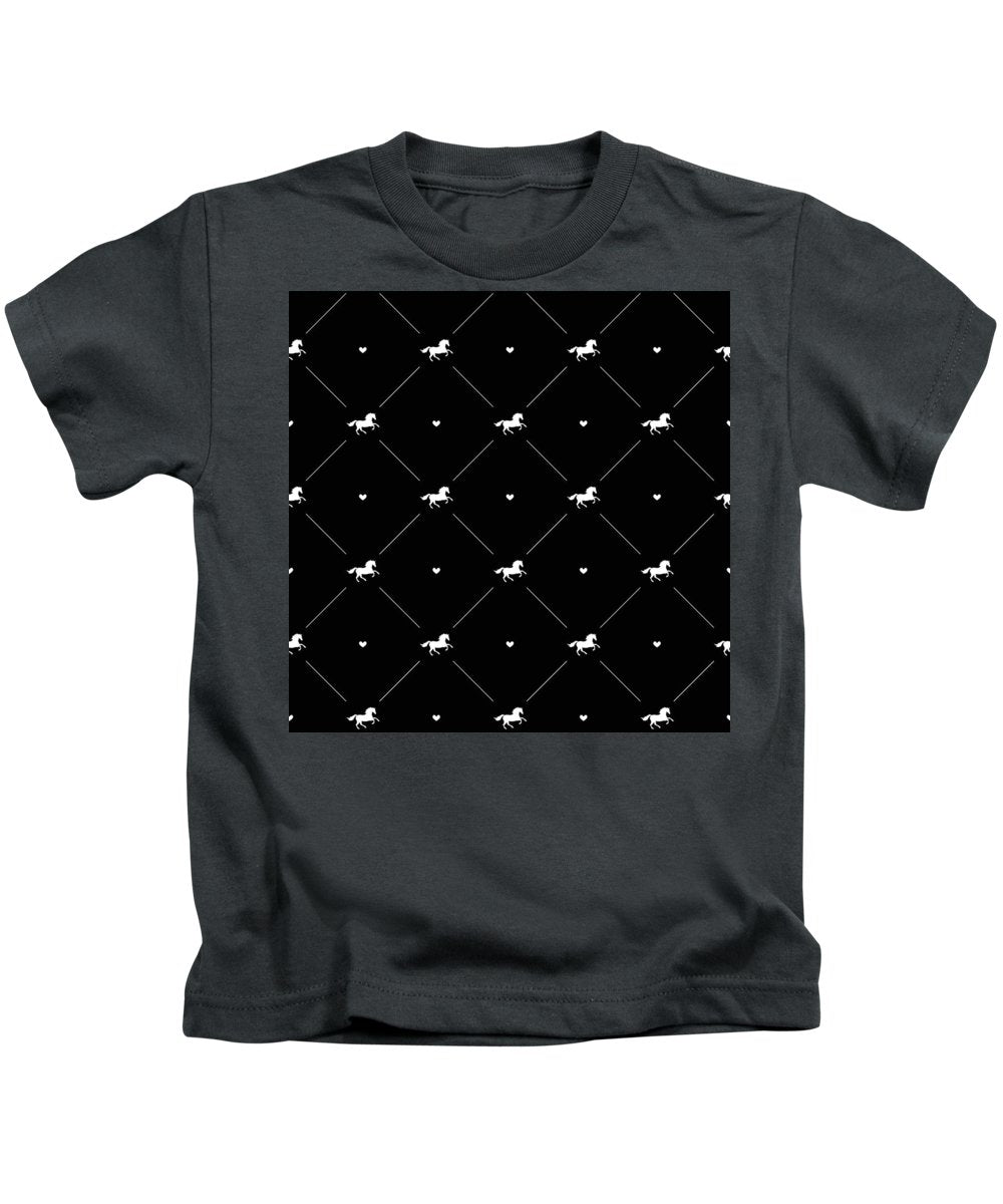 Vector seamless pattern of white horse silhouette with heart isolated on black - Kids T-Shirt